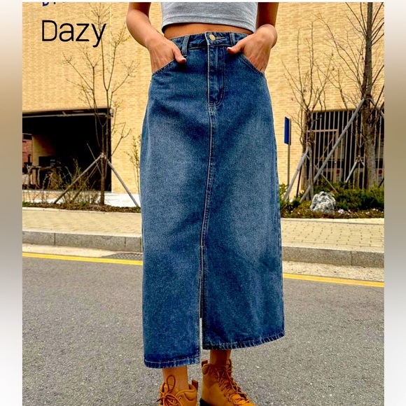 dazy Dresses & Skirts - Dazy Midi Front Split 90’s Jean Skirt